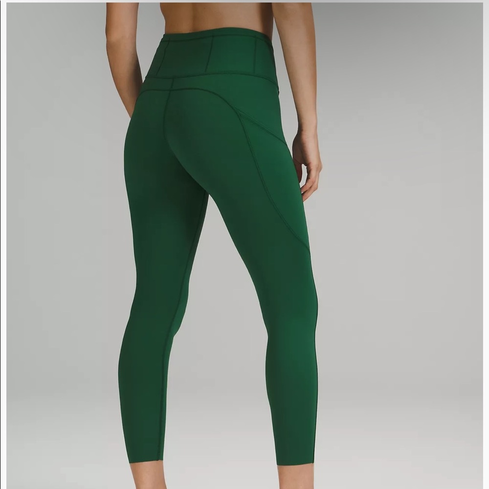 Lululemon 23” crops